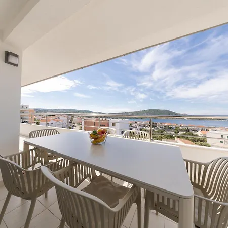 Korina Appartement *